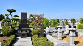 神戸市でお墓参りに行きたい高齢者の外出支援｜一人暮らしでも安心の付き添いサービス
